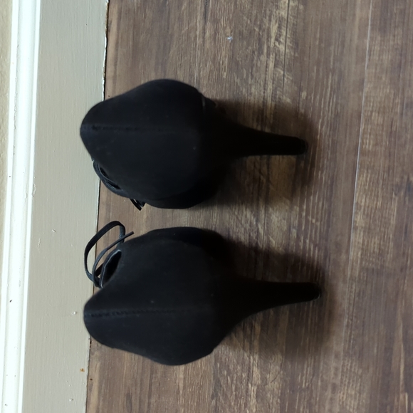 Lace heel ankle booties - Picture 4 of 4